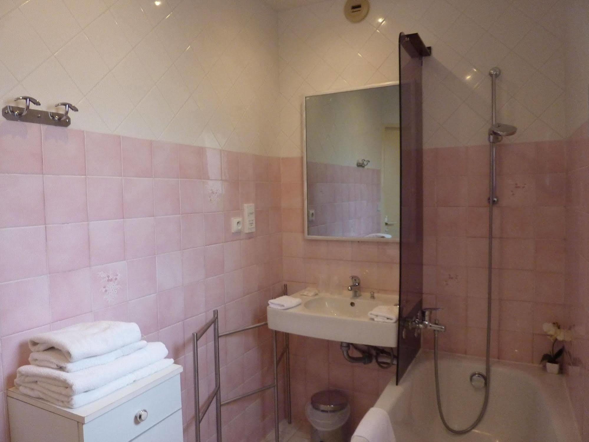 Hotel A La Renommee Saint-Pere  Ngoại thất bức ảnh